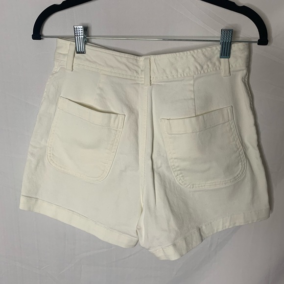 GAP BUTTON-FLY HIGH RISE JEAN SHORTS - Picture 4 of 6